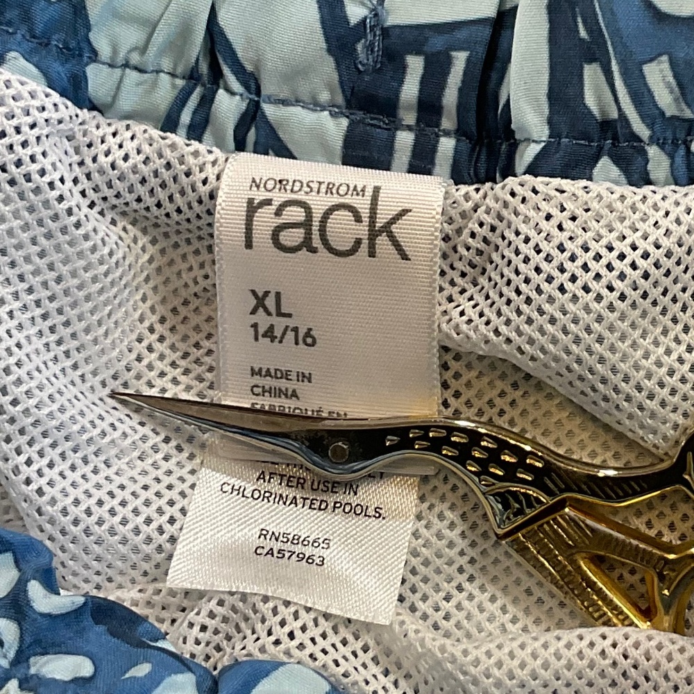 Nordstrom Rack Blue Palm Swim Trunks Size XL (14-16) - Picture 7 of 7
